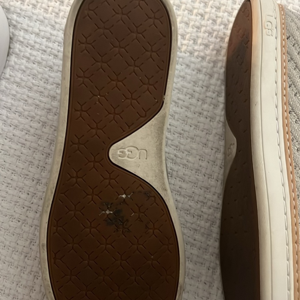 Ugg slip on sneaker.  Taupe/gray with metallic threads.  Size 7. - Picture 4 of 5